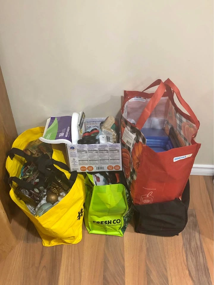 Tons of free stuff! MUST PICK UP TODAY!