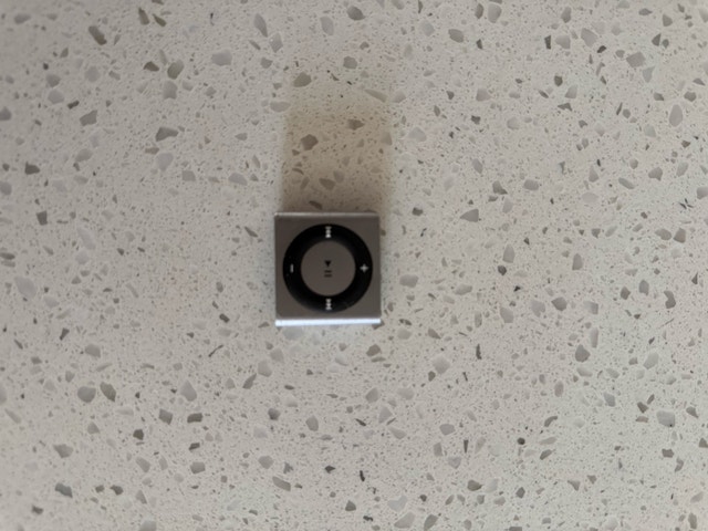 Ipod Shuffle 4th Gen 2GB Blk/Grey