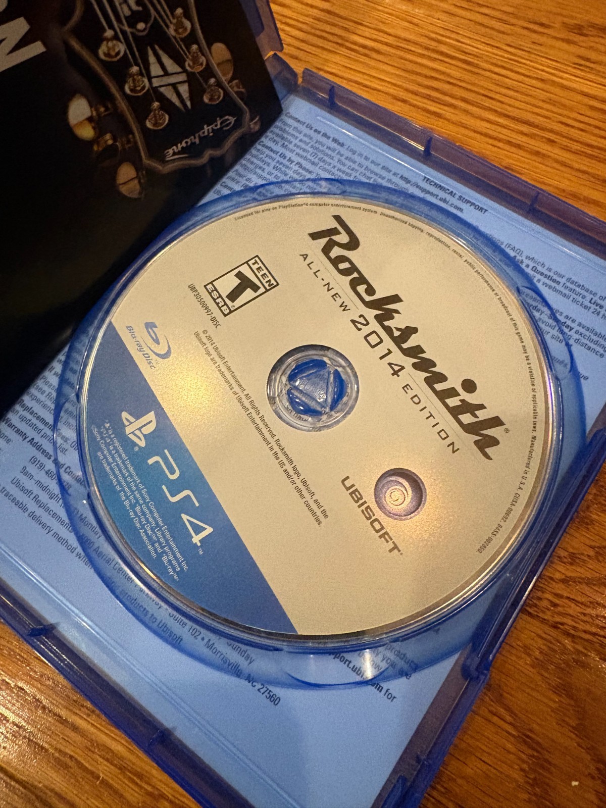 Rocksmith 2014 Edition PS4 + Real Tone Cable - photo 2
