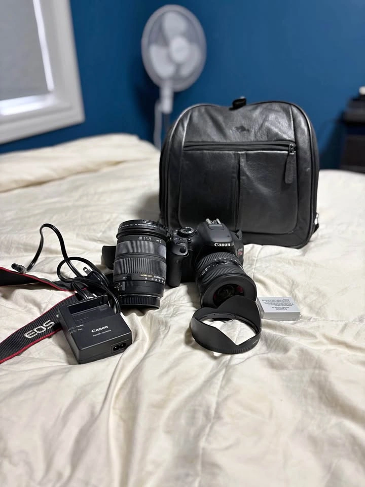 Canon Digital EOS Rebel T3i DSLR