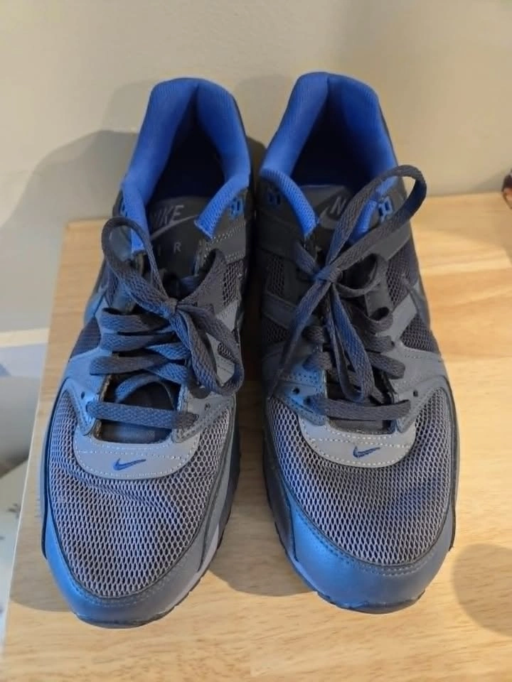 Nike Air Max (Size 10 mens) - photo 2