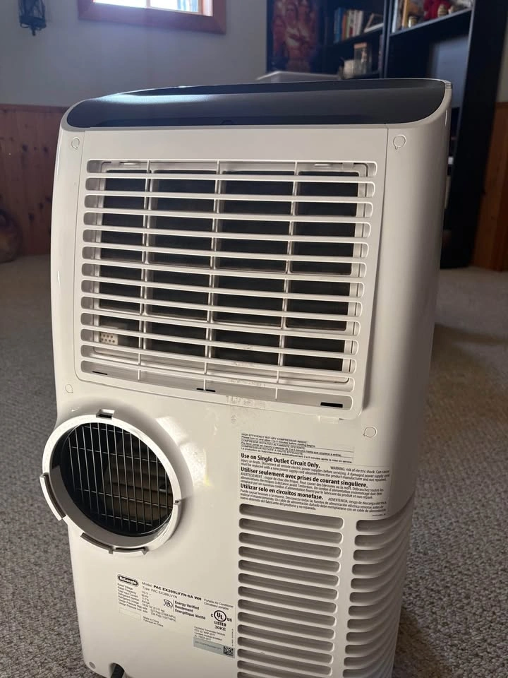 Portable DeLonghi Air Conditioner + Dehumidifier - photo 3