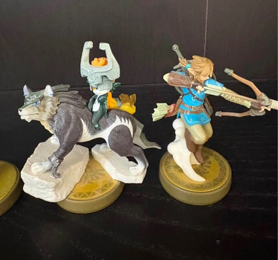 Amiibos Loose The Legend of Zelda Lot - photo 3