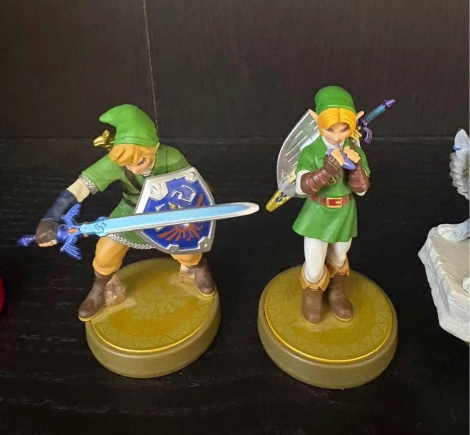 Amiibos Loose The Legend of Zelda Lot - photo 4