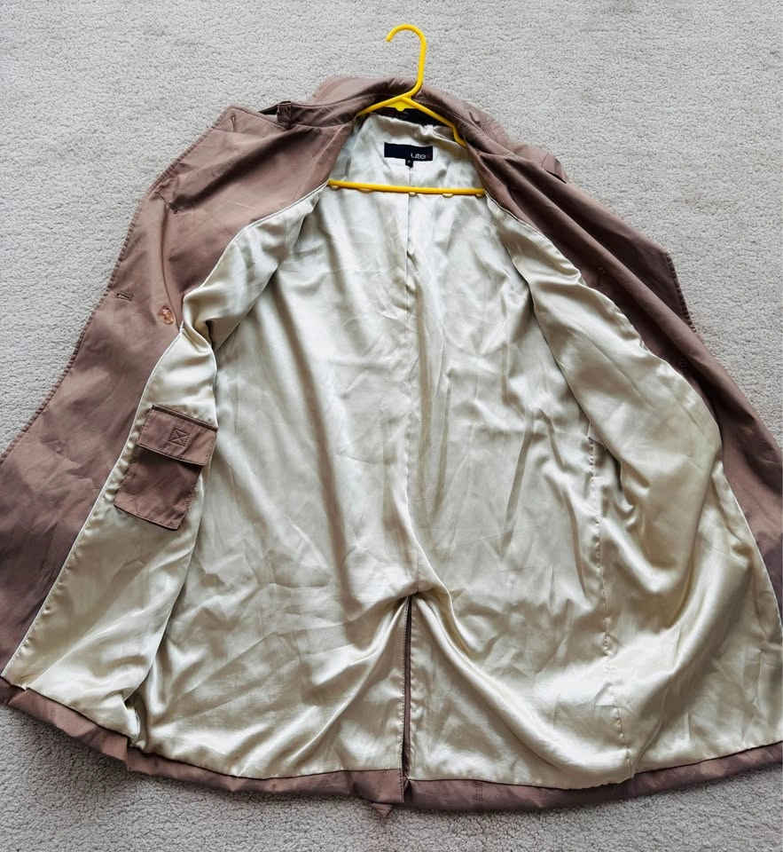 Women's All Weather Waterproof Trench Coat - Large - photo 3