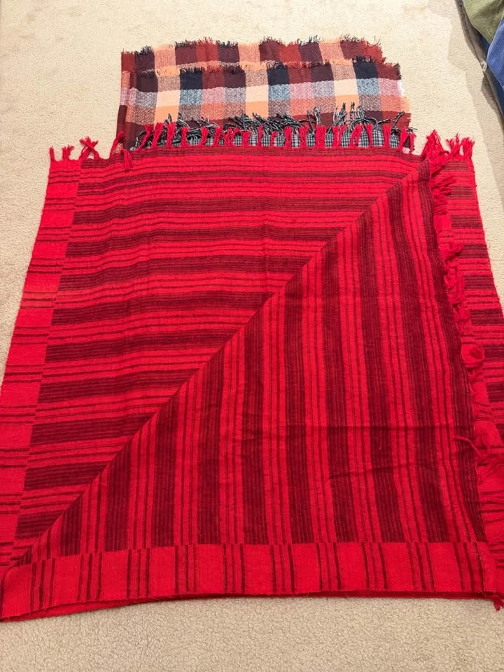 5 Winter Stoles/Shawls/Scarfs - Warm, Branded - photo 2