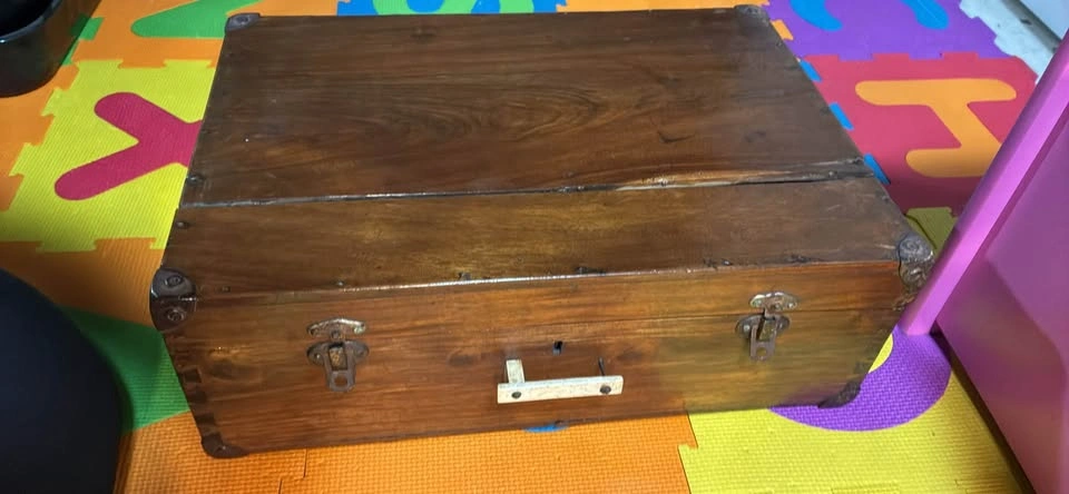 Antique wood suitcase - photo 2
