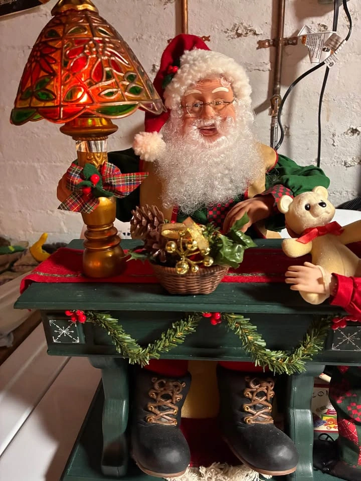 Antique Santa That Moves and Plays Music - photo 2