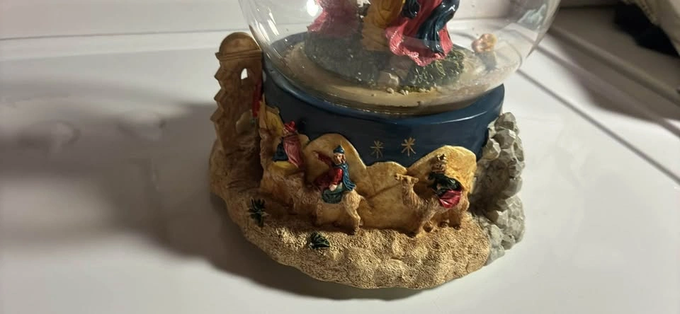 Antique Christmas Snow Globe - photo 5