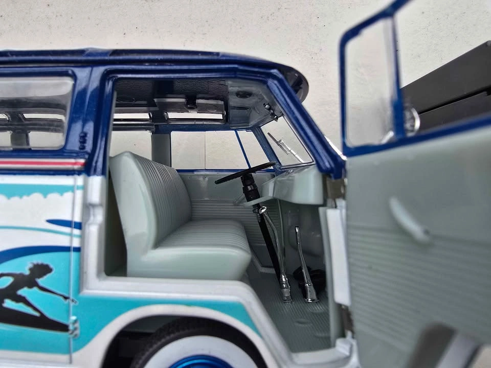 VW 1960 MicroBus Deluxe USA Model/Miniature S28. 18-05 - photo 2