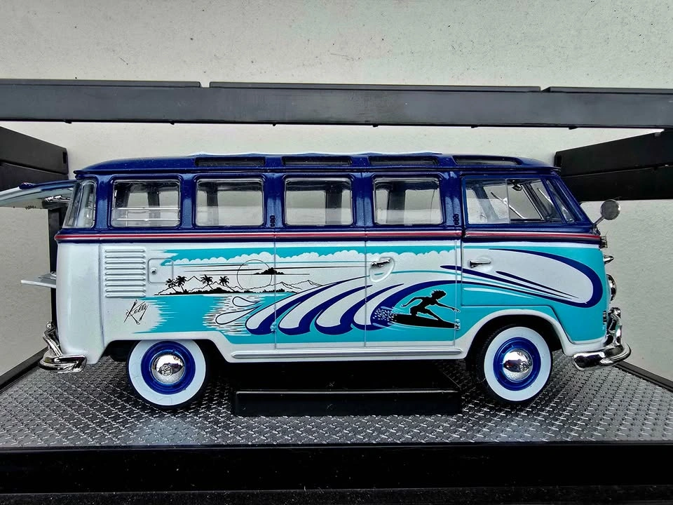 VW 1960 MicroBus Deluxe USA Model/Miniature S28. 18-05 - photo 3