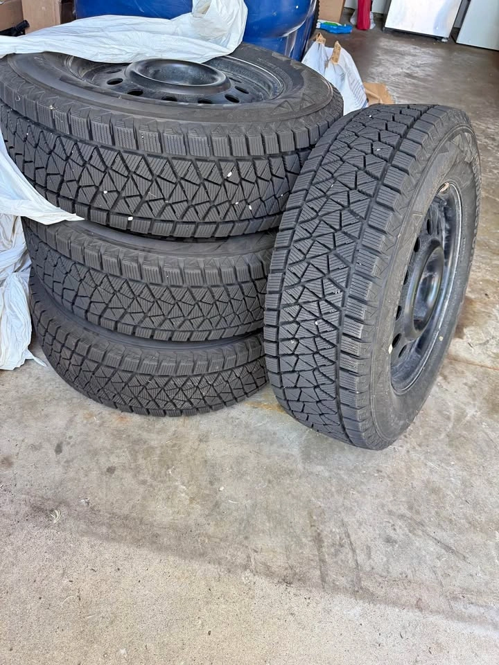 Set of 4 tires w/rims -Bridgestone Blizzark 225/70R16