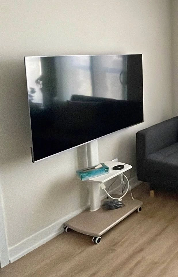 Mobile TV Stand 27-65” tv (tv excluded)
