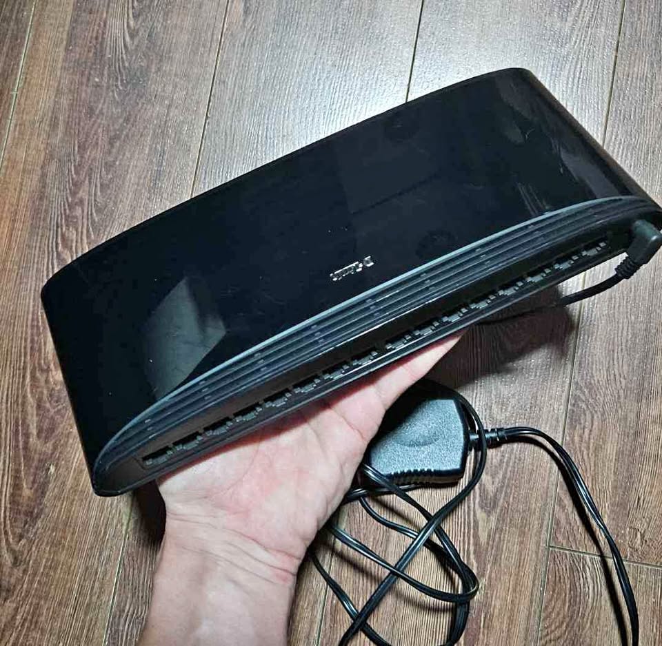 16 port D-link unmanaged switch