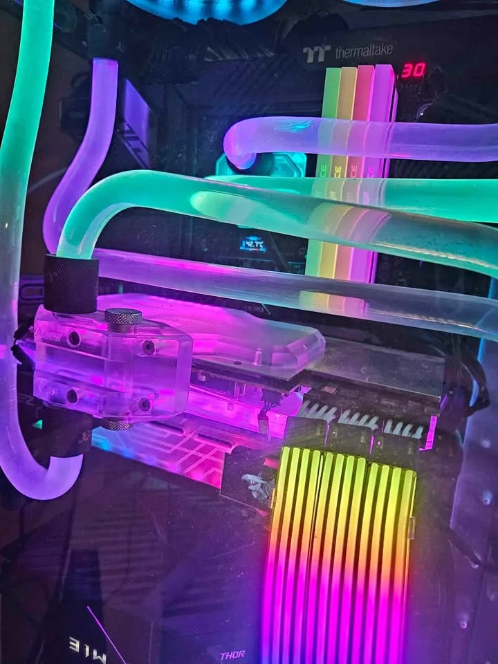 OVERCLOCK READY Custom Gaming PC thumbnail