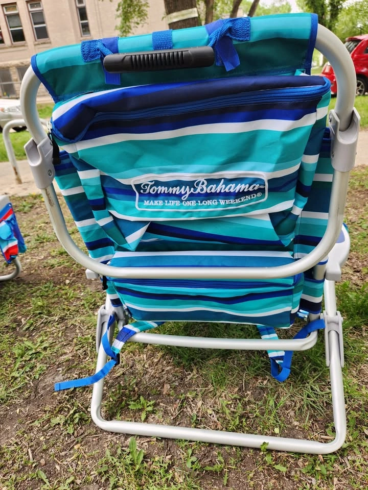 Tommy Bahama Backpack Beach Chairs (2) - photo 3