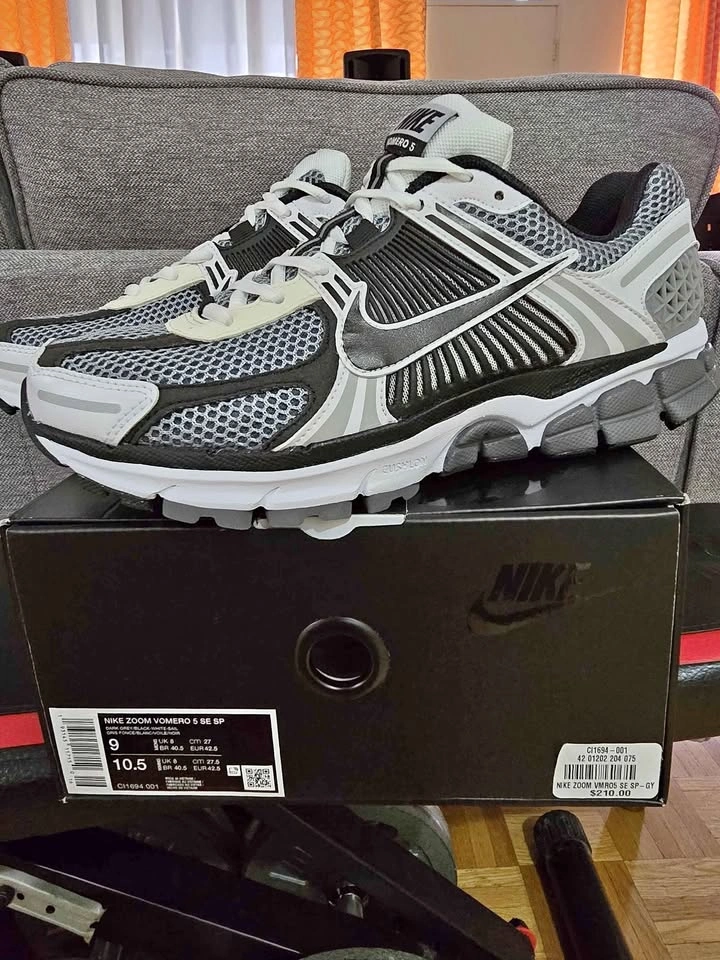 Nike Vomero 5 SE SP