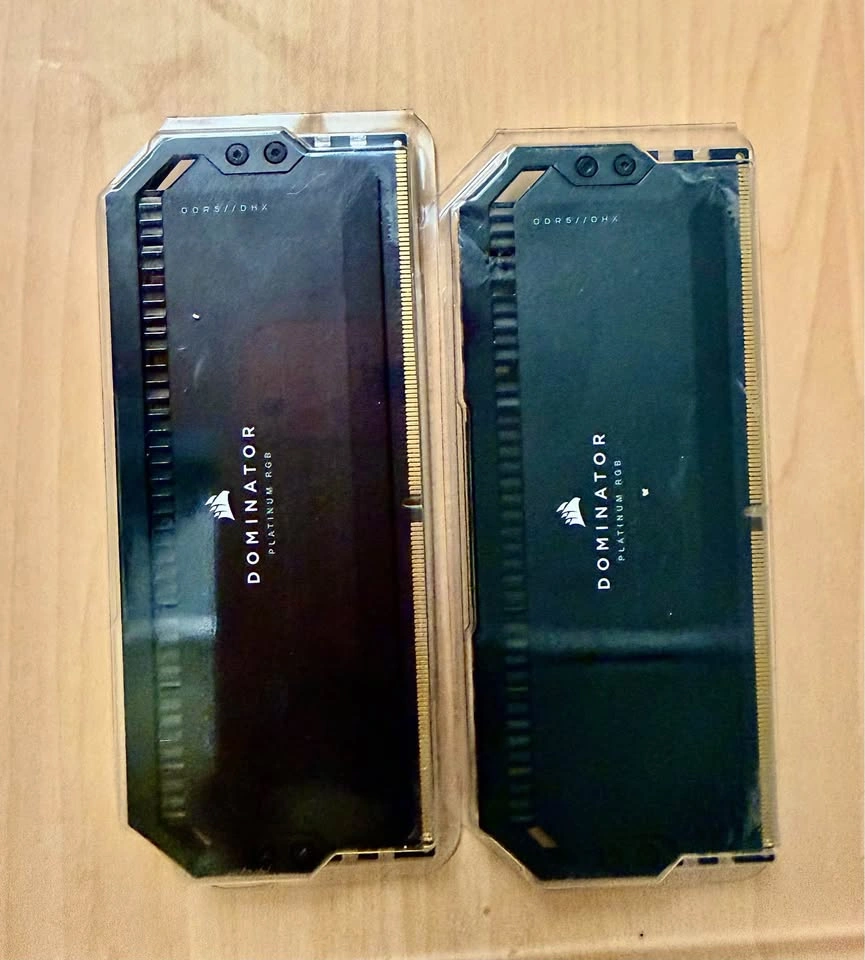 Corsair Dominator Platinum RGB 32GB DDR5 5200MT/s RAM
