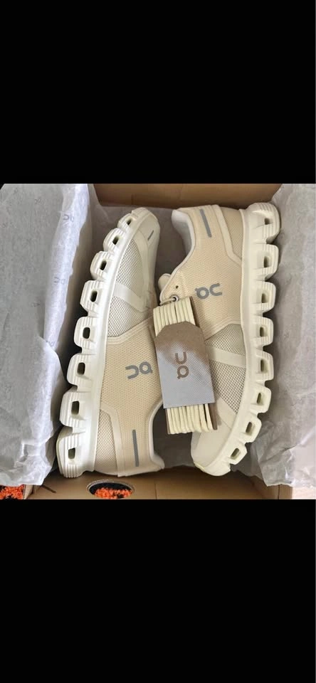 On Cloud 6 Running Sneaker - Women's Size 8