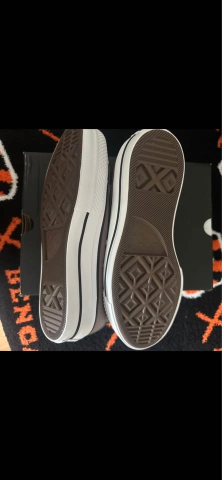 Women's Converse CTAS Hi Top Lift Platform Size 6.5 - photo 4