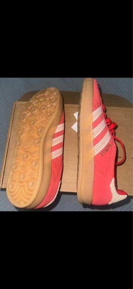Adidas Gazelle Indoor Scarlet/White/Gum JI2756 Women Size 7.5 - photo 2