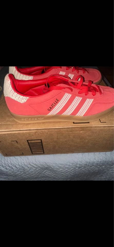 Adidas Gazelle Indoor Scarlet/White/Gum JI2756 Women Size 7.5 - photo 4