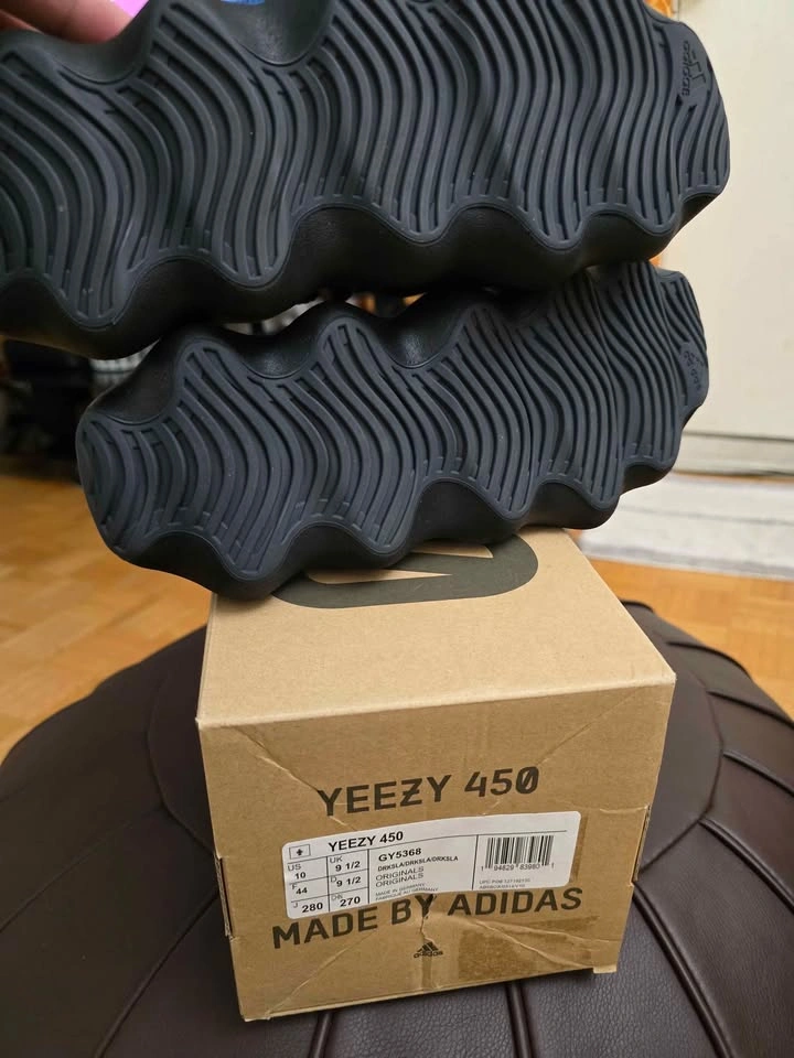 Yeezy 450 Utility Black - photo 5