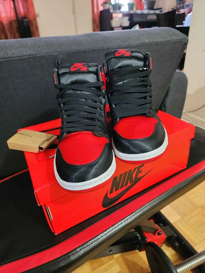 Jordan 1 Satin Bred - photo 3