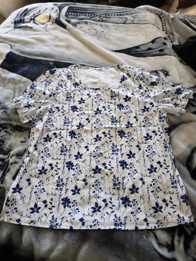 9 Shirts (Medium - 3XL) - photo 3