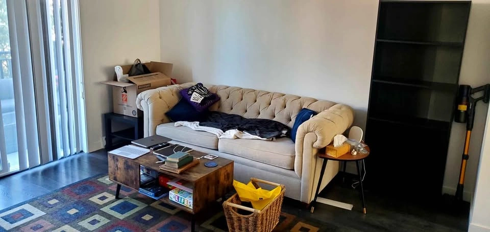 Large Couch - Tufted Chesterfield Style Sofa - photo 2
