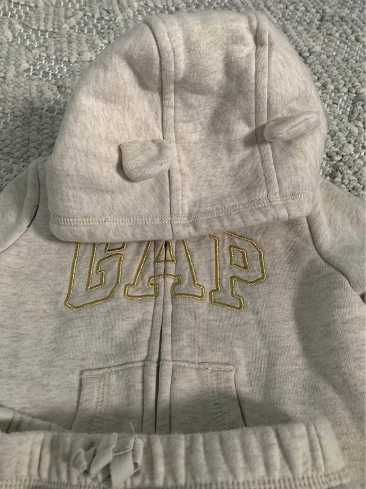 Baby Gap Tracksuit - photo 2