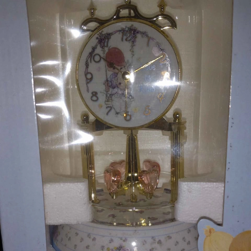 Precious Moments Porcelain Anniversary Clock - photo 2