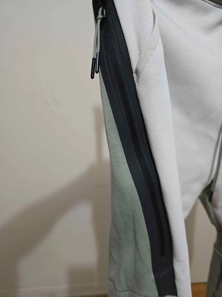 Nike Tech Fleece Joggers - photo 3