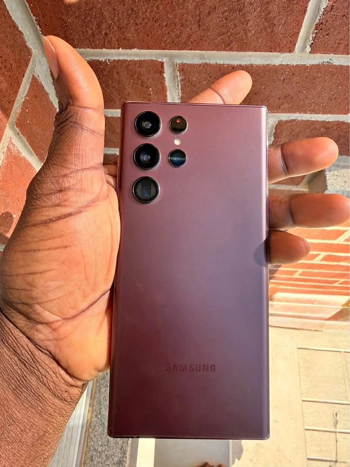 Samsung Galaxy S22 Ultra Burgundy - 256gb