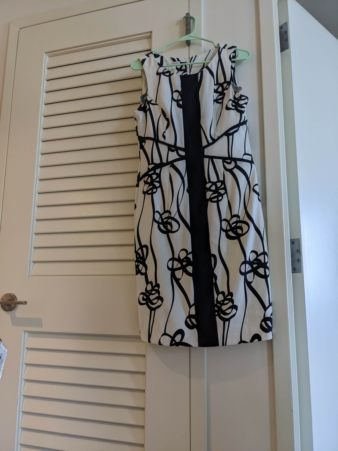 London Times Black and White Flower Print Dress Size 10
