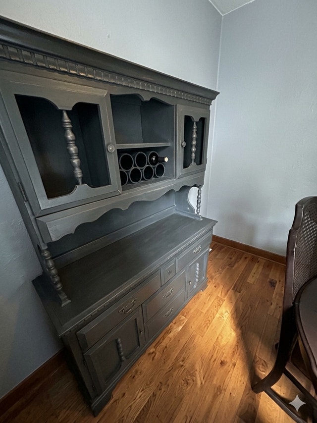 Hutch cabinet for dining room/kitchen - photo 2