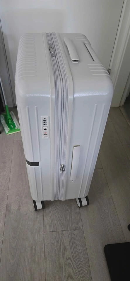 Used Once: Japanese Luggage / Suitcase (Excellent Condition) - photo 2
