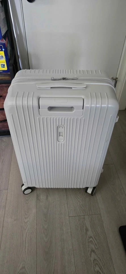 Used Once: Japanese Luggage / Suitcase (Excellent Condition) - photo 3
