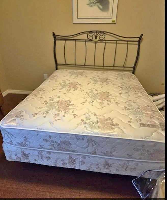 Mattress Queen bed w Metal head board DELIVERY FREE