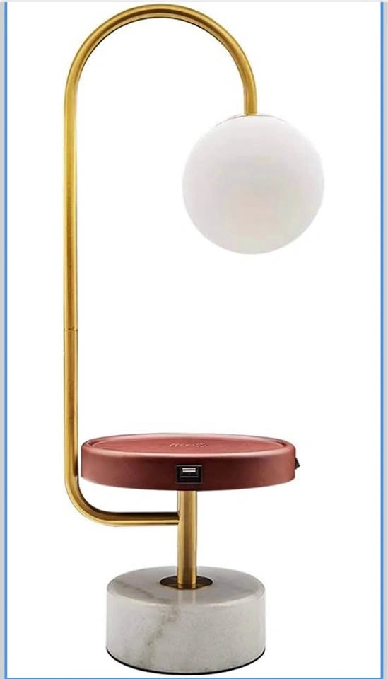 Modern Table Lamp with USB Charging - Brushed Brass