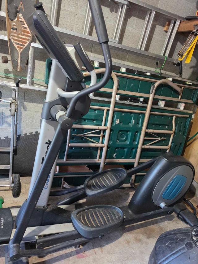 NordicTrack Commercial 1300 Elliptical - photo 2