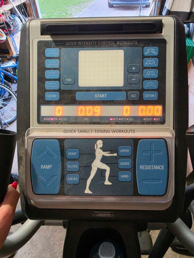 NordicTrack Commercial 1300 Elliptical - photo 3