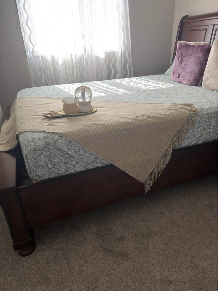 Queen Bed for Sale - photo 4