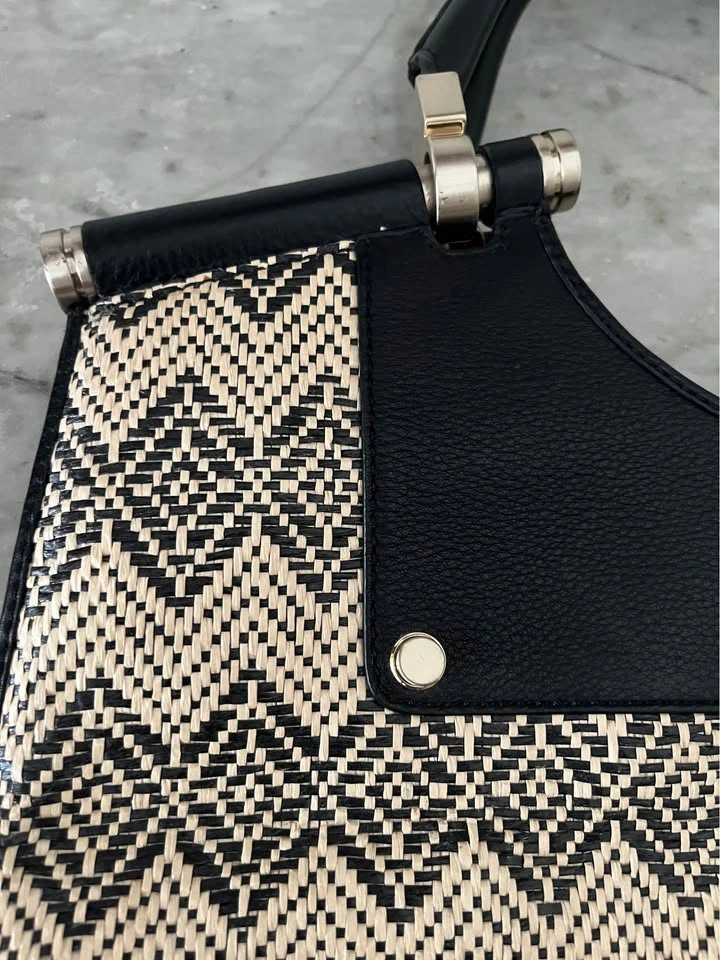 Banana Republic Straw and Leather Woven Purse/ Tote - photo 2
