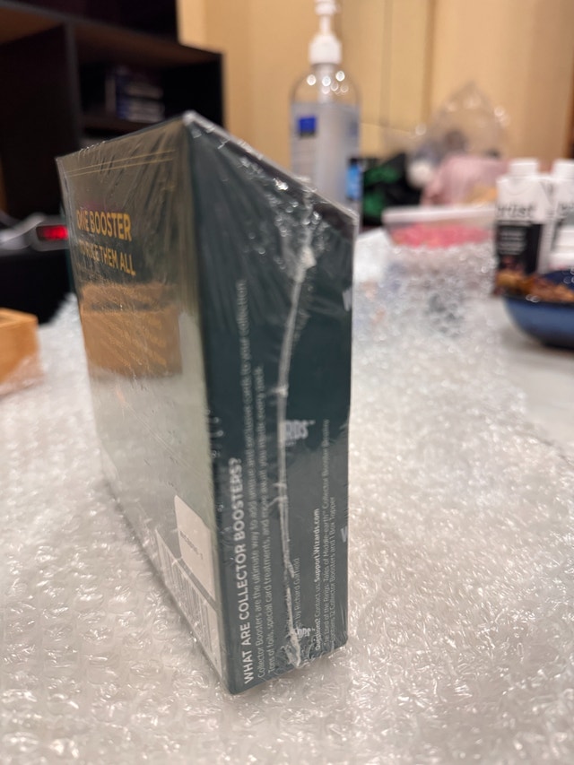 Magic The Gathering LOTR Collector Booster Box - photo 3