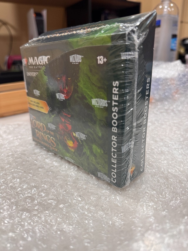 Magic The Gathering LOTR Collector Booster Box - photo 5