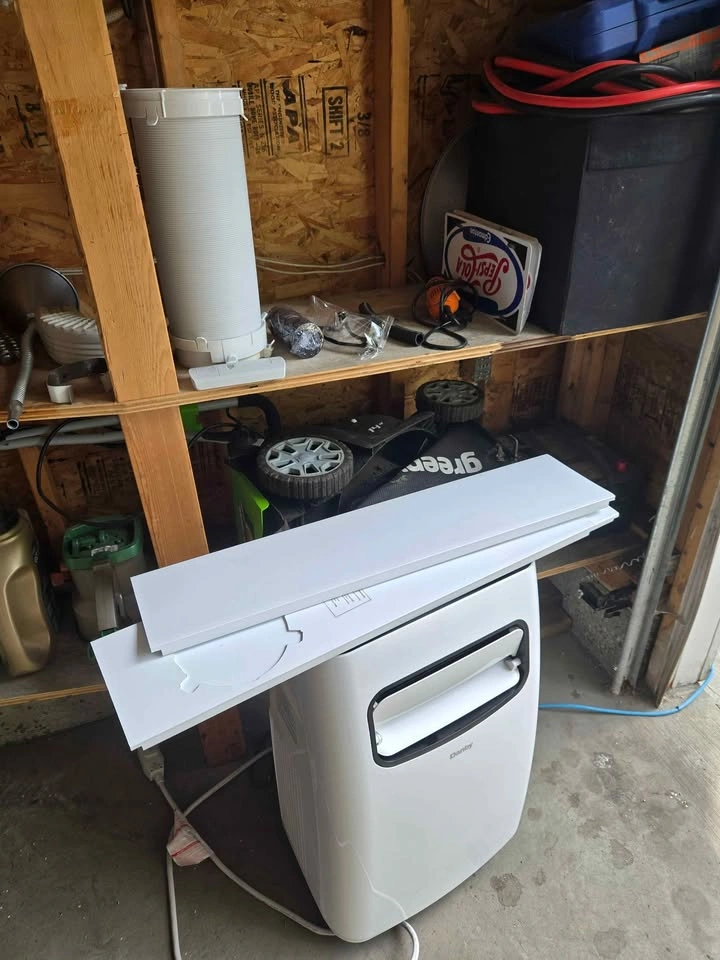 Danby portable AC unit - photo 2