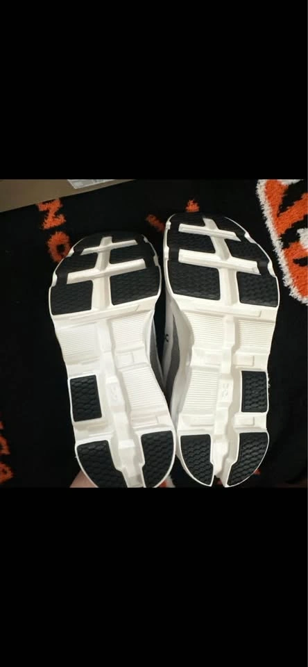 Women's On Cloudmonster 2, White/Frost, 9.5 B US - photo 5