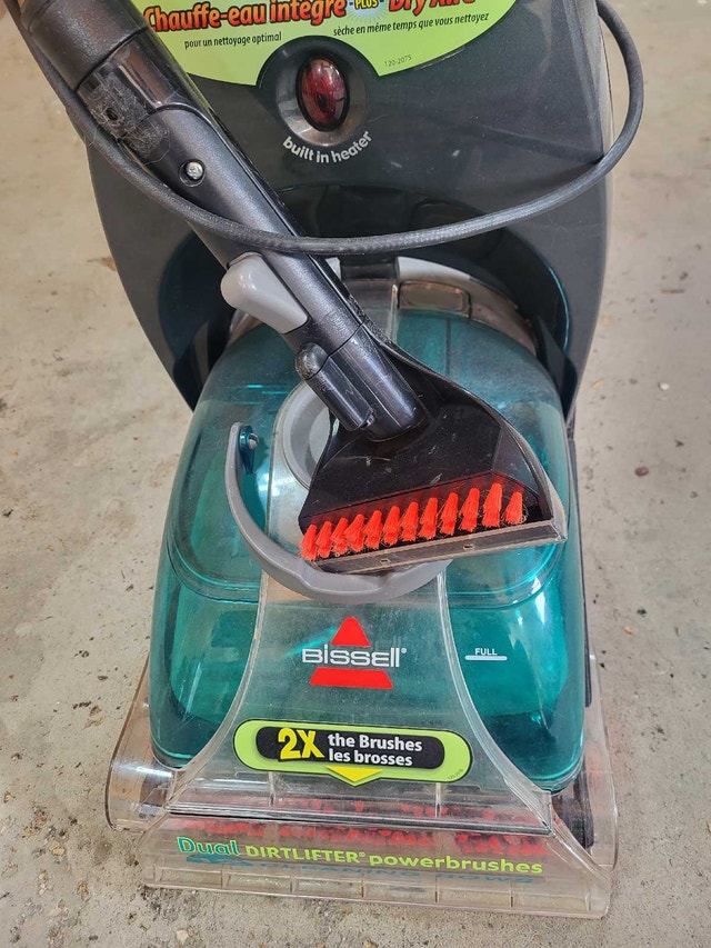 Bissell Carpet Shampooer - photo 3