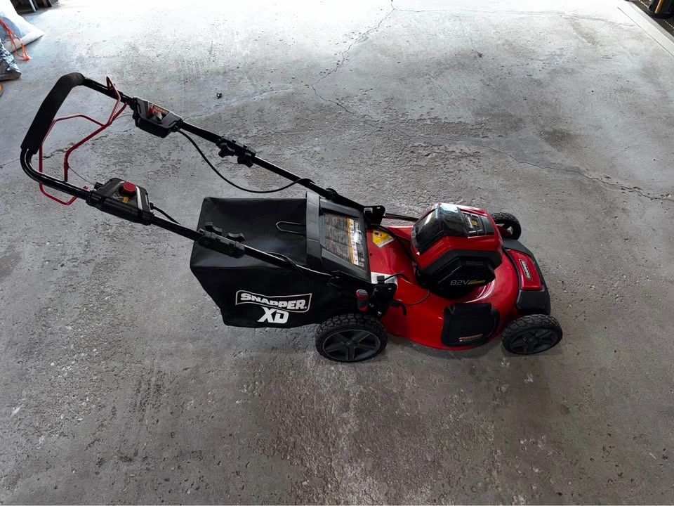Briggs & Stratton/Snapper Electric Lawnmower - photo 2